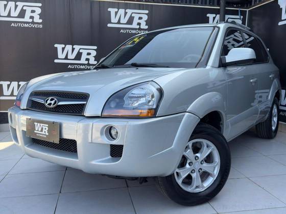 HYUNDAI TUCSON 2.0 MPFI GLS 16V 143CV 2WD FLEX 4P AUTOMÁTICO HYUNDAI TUCSON 2.0 MPFI GLS 16V 143CV 2WD FLEX 4P AUTOMÁTICO